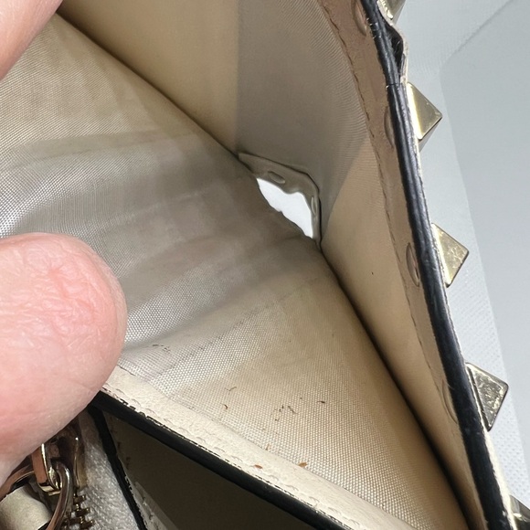 Valentino Rockstud Ivory Wallet - Picture 9 of 10